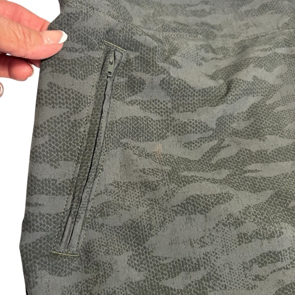 Orvis Green Camo Skort Sz Medium - Picture 7 of 10